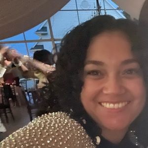 Meet your Posher, Claudia